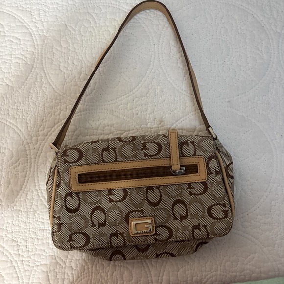 Vintage Guess  Purse, Small Purse Dimensions 9 X 6" - Picture 1 of 8